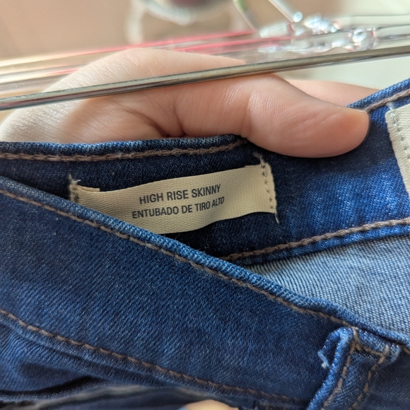 Universal Thread High-Rise Skinny Jeans - Medium Wash 8 - Picture 6 of 8